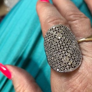 New Women’s size 8 Silver Ring Crystals